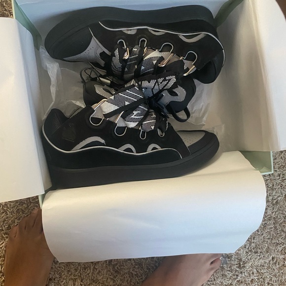 For sell never worn size 8.5 - Picture 2 of 4